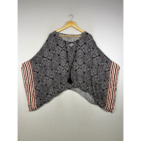 Democracy Sweaters - Boho Festival Democracy Womens 2X Black White Paisley Striped Tassel Poncho Top